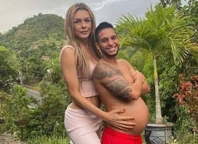Este matrimonio es transgénero. Concibieron de forma natural y el esposo asumió la responsabilidad del embarazo.