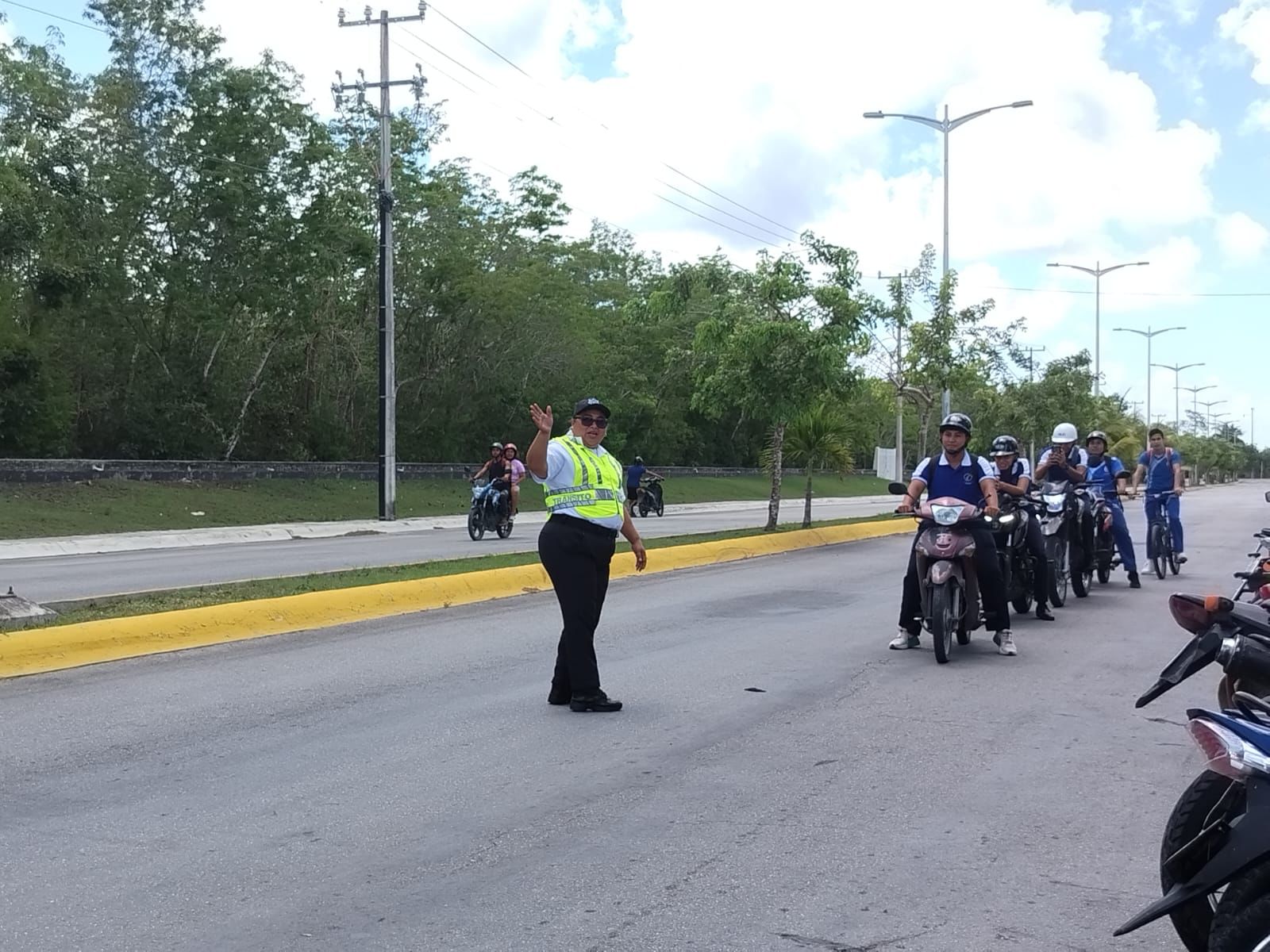 SEGURIDAD PÚBLICA DE COZUMEL CAPACITA A ESTUDIANTES DE CETMAR EN EDUCACIÓN VIAL