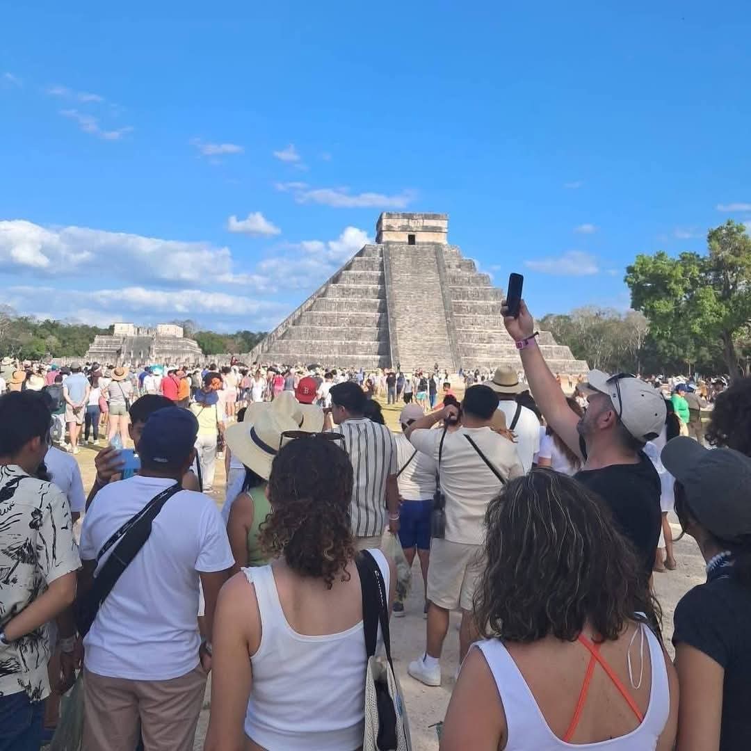 Maestros protestantes llegaron a la zona arqueológica de Chichén Itzá y permitieron la entrada “gratuita” a turistas 😱