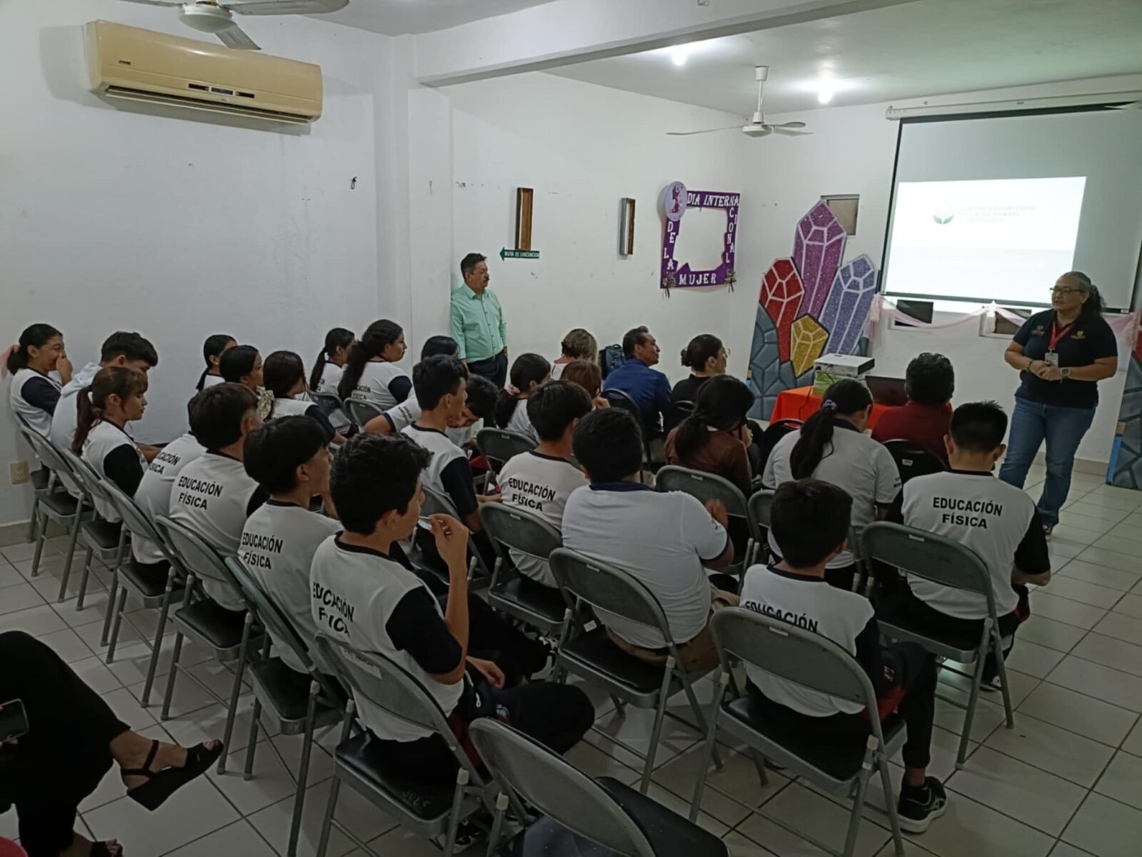 Fortalecen acciones de prevención contra las drogas con jóvenes estudiantes