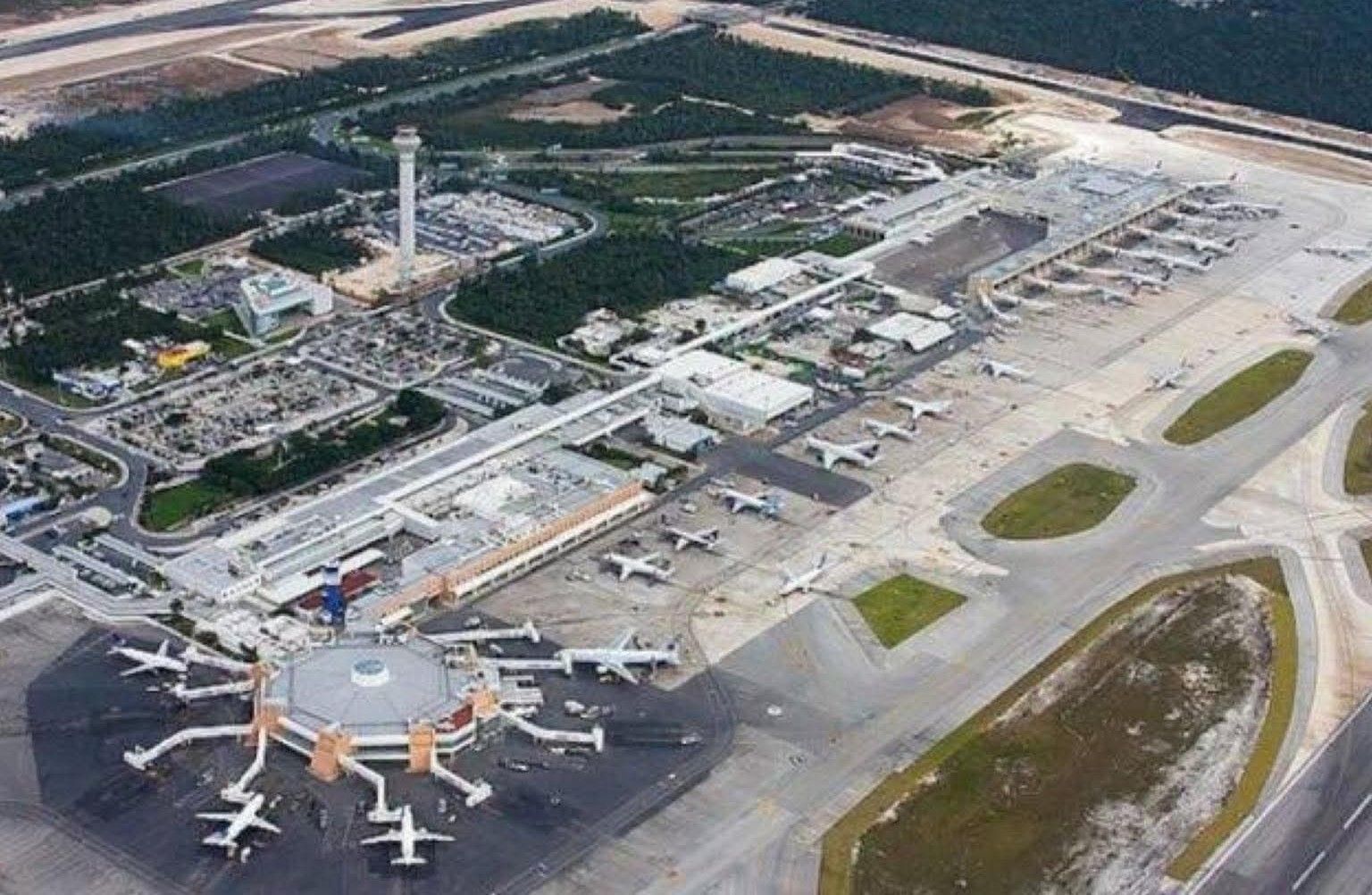 Aeropuerto Internacional de Cancún es uno de los más importantes de México y de toda América Latina.