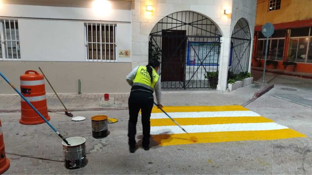 Ponen “chulas” las escuelas y entornos en Isla Mujeres para el regreso a clases el próximo lunes