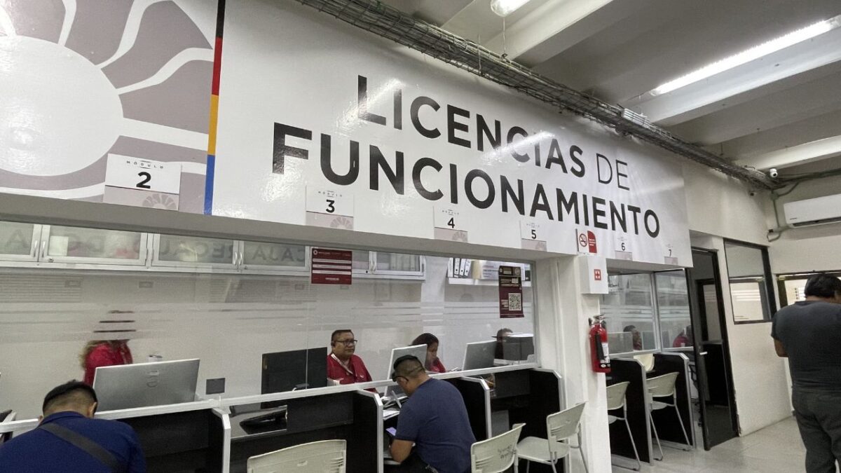 Comercio en Cancún bajo la lupa: Inician multas y exigen conectar cámaras al C5