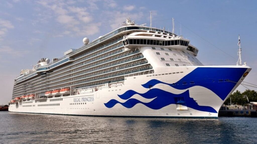 Naviera de crucero Regal Princess da por muerto a tripulante que cayó al mar frente a Cancún