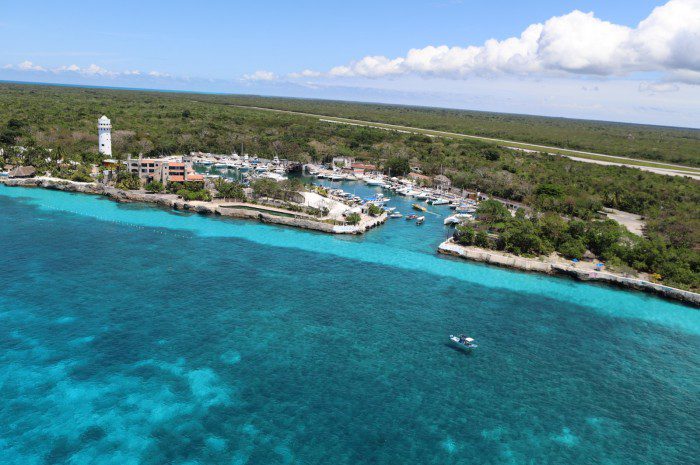 Cozumel busca reglas claras en aduanas y cuestiona el alza de 35.8% al Derecho de No Residente