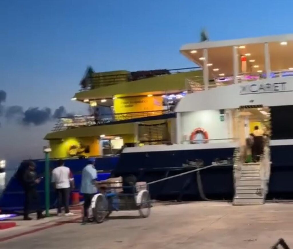 Chocan ferrys en Cozumel