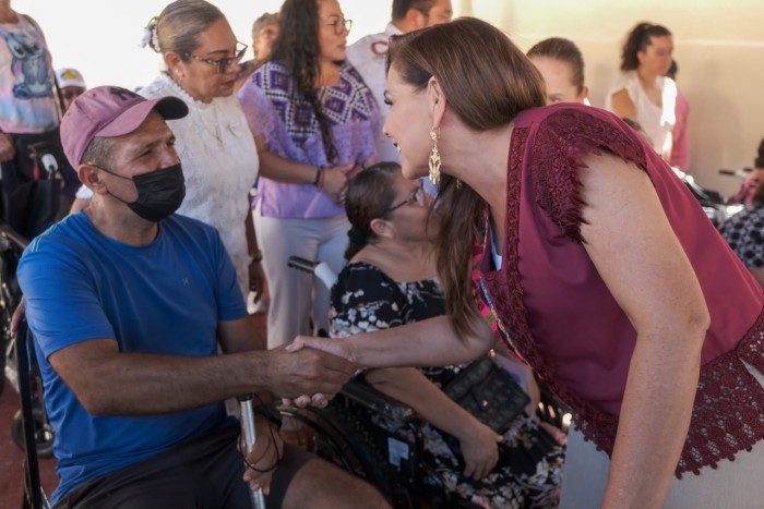 Entrega Mara Lezama 33 apoyos para personas con discapacidad motriz en Cozumel
