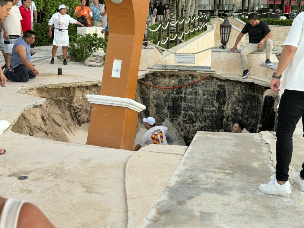 Se abre socavón en el hotel Occidental Cozumel